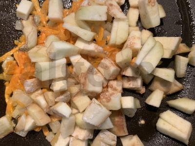 Troškinti baklažanai su paprikomis ir pomidorais Žingsnis 2