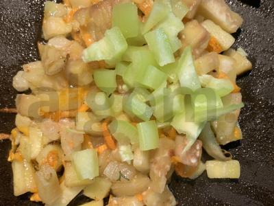 Troškinti baklažanai su paprikomis ir pomidorais Žingsnis 3