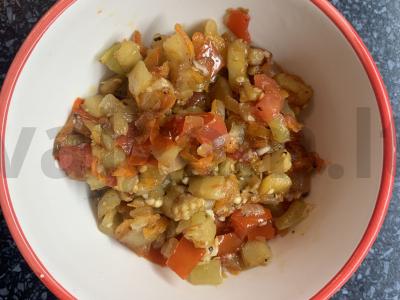 Troškinti baklažanai su paprikomis ir pomidorais Žingsnis 6