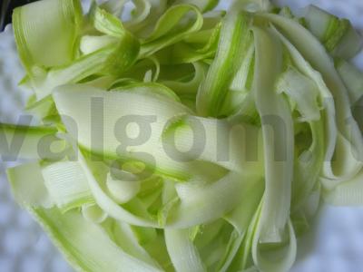 Cukinijų makaronai su parmezanu Žingsnis 1