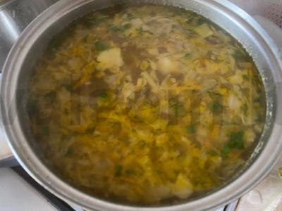 Šči su jautienos kaulu pagrindine nuotrauka