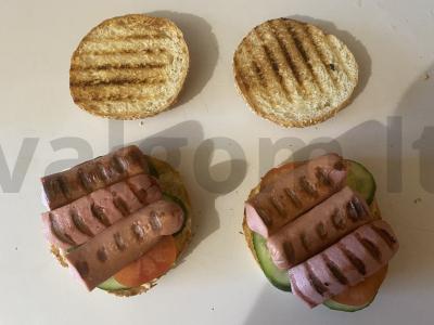 Namų burgeriai su pieno dešrelėmis elektriniame grilyje Žingsnis 9