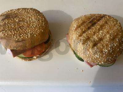 Namų burgeriai su pieno dešrelėmis elektriniame grilyje Žingsnis 10