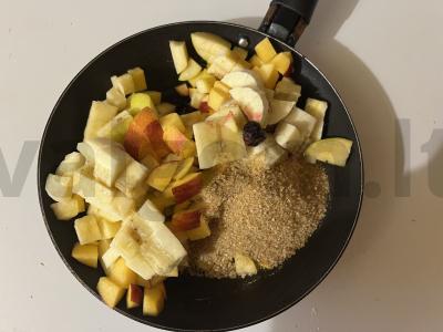 Sezoninis džemas iš vaisių su juodąja serbentu Žingsnis 2