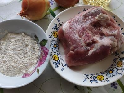 Kiaulienos guliašas su daržovėmis Žingsnis 1