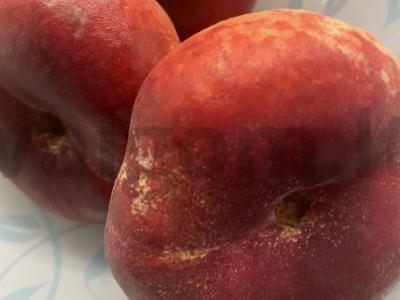 Vaisių salotos su ledais, avietėmis ir bananas Žingsnis 1