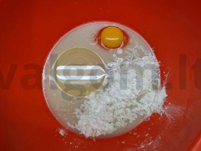 Rudasis duona ant kvietinės raugos namuose Žingsnis 1