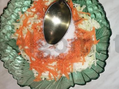 Šviežių kopūstų salotos „Pavasario šviežumas“ Žingsnis 5