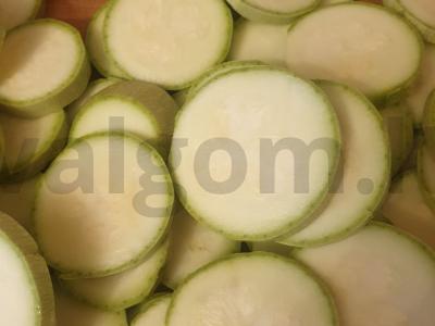 Troškinti cukinijos Žingsnis 1