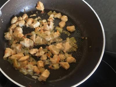 Makaronai su vištienos filė, daržovėmis ir grietinės padažu Žingsnis 5