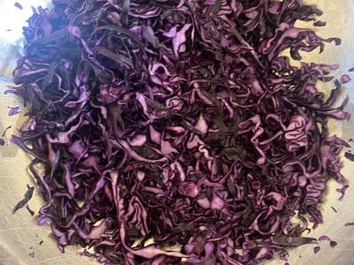 Kopūstų salotas „Raudona pavasaris“ su rukola ir sūriu marinate Žingsnis 1