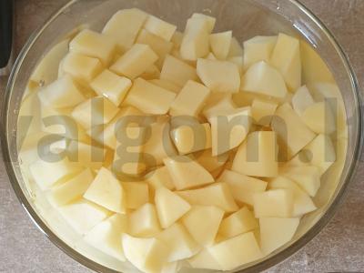 Vištienos sriuba su makaronais, daržovėmis ir prieskoniais Žingsnis 3