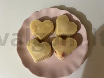 Skani nektarinų ledai su vaisių gabaliukais pagrindine nuotrauka