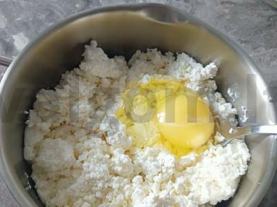 Klasikiniai varškėčiai su vaniliniu cukrumi orkaitėje Žingsnis 1