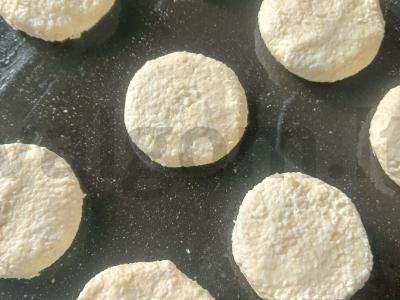 Klasikiniai varškėčiai su vaniliniu cukrumi orkaitėje Žingsnis 2