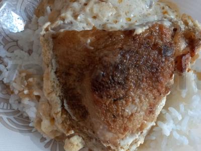 Vištienos šlaunelės grietinėlėje pagrindine nuotrauka