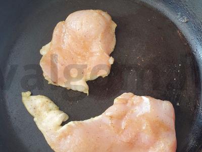 Greitai paruošiama makaronų sriuba su vištiena grietinėlėse Žingsnis 1