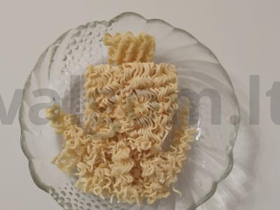 Lašišų sriuba su greitai virškančiais makaronais Žingsnis 4