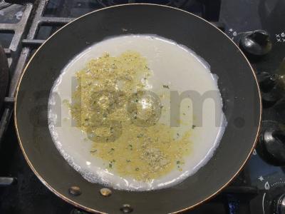 Makaronai sūrio padaže su vištienos juostelėmis Žingsnis 3