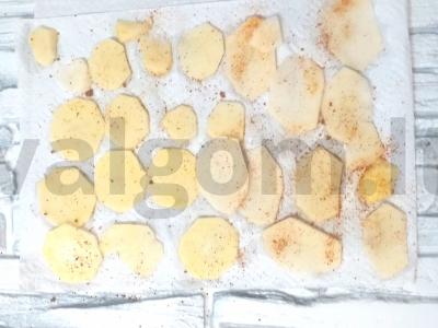 Bulvių traškučiai mikrobangų krosnelėje per 5 minutes Žingsnis 2