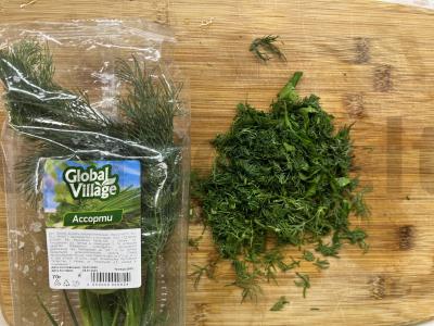 Spagečiai su vištienos troškiniu ir žolelėmis Žingsnis 3