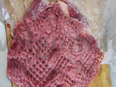 Kepta jautiena su pomidorų-sūrio kepure Žingsnis 1