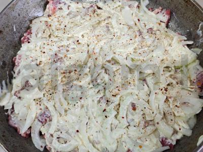 Kepta jautiena su pomidorų-sūrio kepure Žingsnis 3