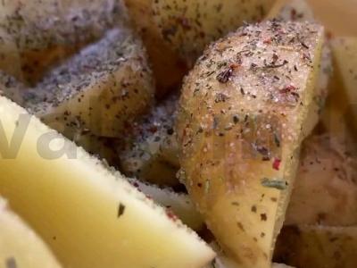 Jauni bulvės kaimiškai su paprika Žingsnis 3