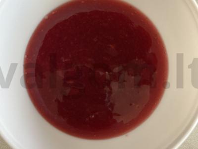 Vyšnių padažas desertams ir antriems patiekalams pagrindine nuotrauka