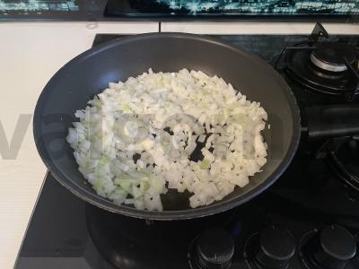 Grietinėje troškinti vištienos širdelės Žingsnis 3