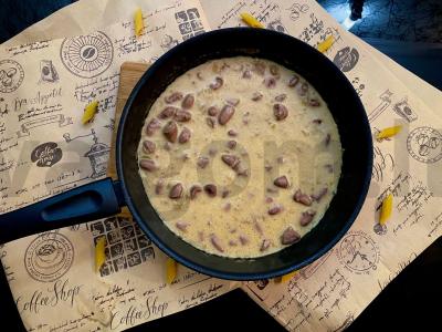 Grietinėje troškinti vištienos širdelės pagrindine nuotrauka