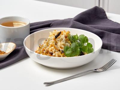 Vegetariškas plovas su džiovintais vaisiais pagrindine nuotrauka