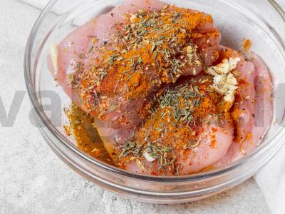 Kalakutienos filė su kreminiu sūriu Žingsnis 1