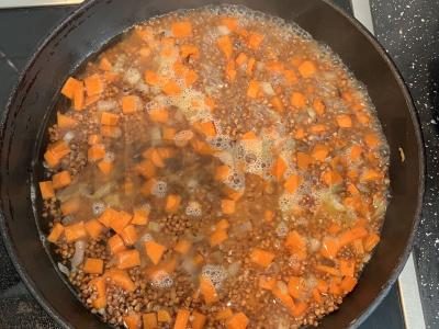 Grikių košė su žaliu žirneliu ir daržovėmis Žingsnis 4