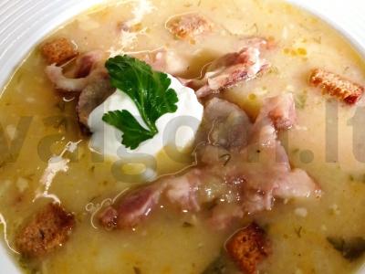 Žirnių sriuba su rūkyta mėsa pagrindine nuotrauka