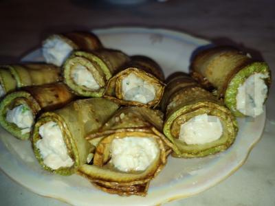 Cukinijų ritinėliai pagrindine nuotrauka
