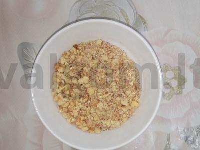 Riešutų sausainiai Žingsnis 1