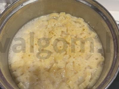 Makaronai su džiovintais ir šviežiais pomidorais Žingsnis 1