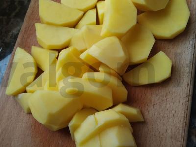 Troškinti bulvės su kiauliena ir morkomis Žingsnis 4