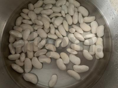 Pupelės su kiaušiniais ir pomidorais Žingsnis 1