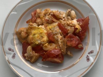 Pupelės su kiaušiniais ir pomidorais Žingsnis 7