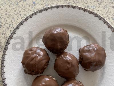 Kokosinių drožlių „Bulvinių“ pyragaitis pagrindine nuotrauka