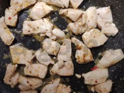 Vištienos filė su troškintomis daržovėmis grietinėlės padaže Žingsnis 2