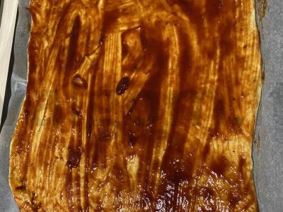 Pica su rūkytomis vištienos krūtinėlėmis Žingsnis 1