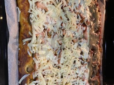 Pica su rūkytomis vištienos krūtinėlėmis Žingsnis 4