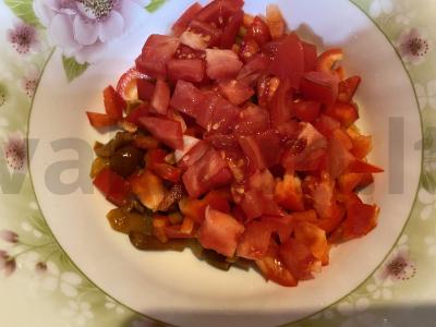 Vegetariškas salotas su marinuotais pievagrybiais Žingsnis 3