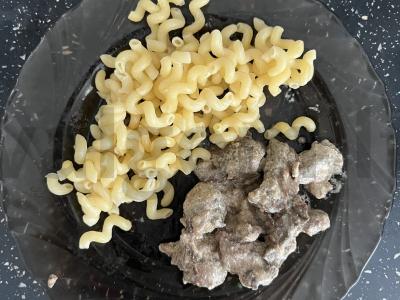 Švelni vištienos kepenėlė su grietine pagrindine nuotrauka