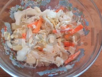 Salotos su konservuotais ananasais Žingsnis 4