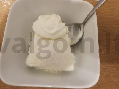 Blynai su varške ir plakta grietinėle Žingsnis 3