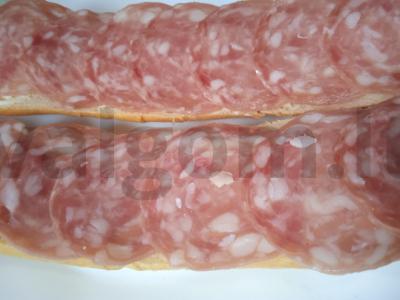 Karšti sumuštiniai su alyvuogėmis mikrobangų krosnelėje Žingsnis 2